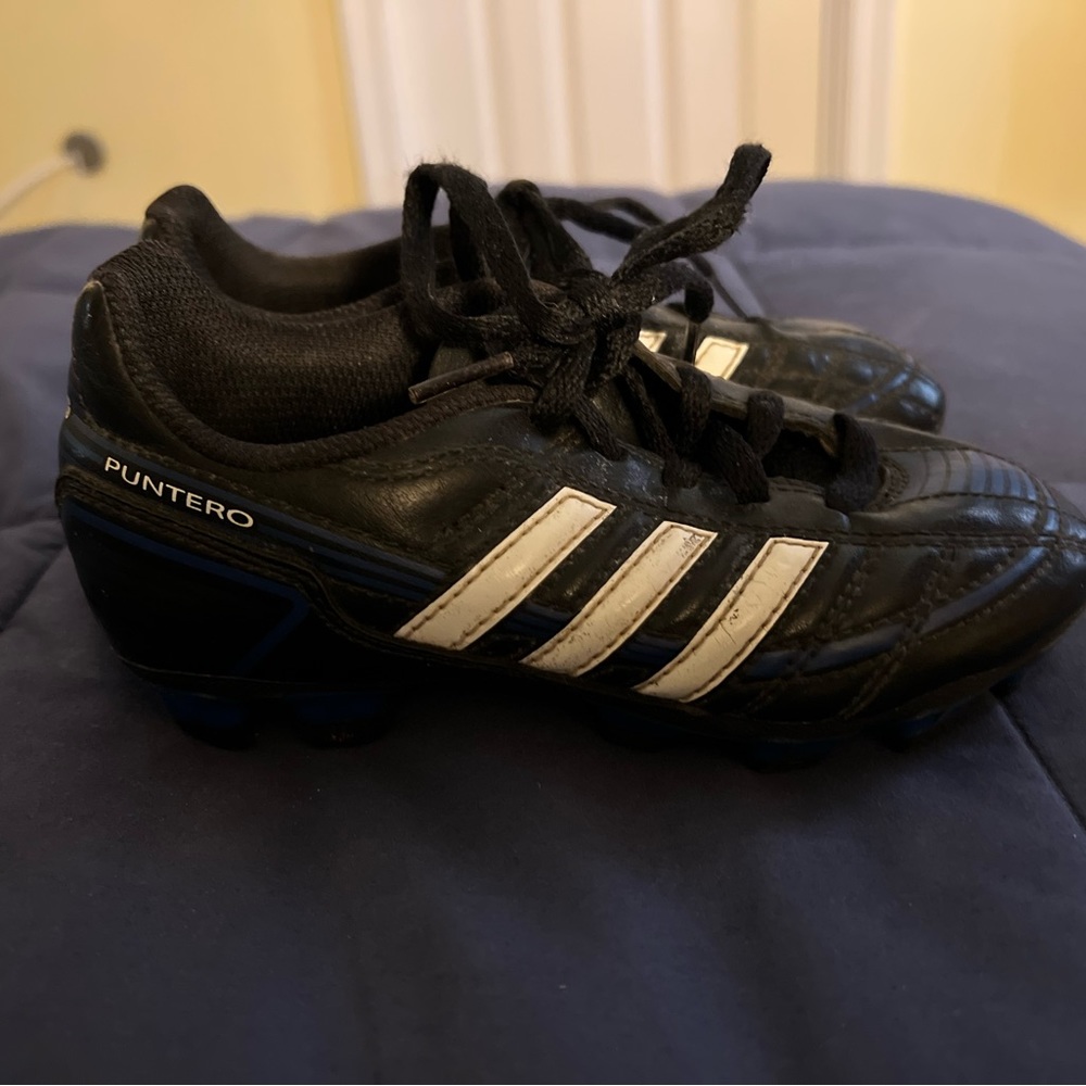 Size 11 Boys Puntero Soccer Cleats